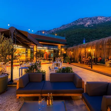 Morina Deluxe Hotel 3*