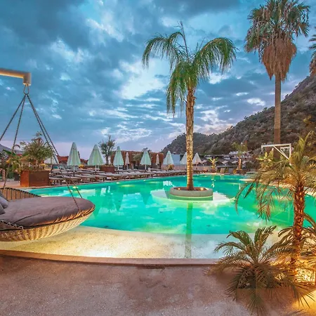 Morina Deluxe Hotel