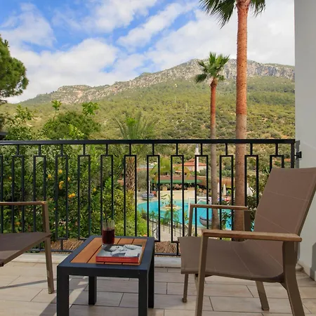 Morina Deluxe Hotell 3*